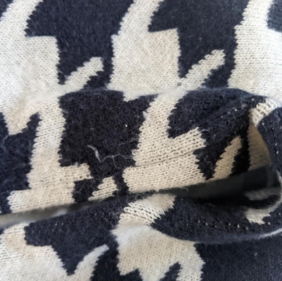 Gap Navy Wool Blend Houndstooth Sweater - Picture 6 of 6